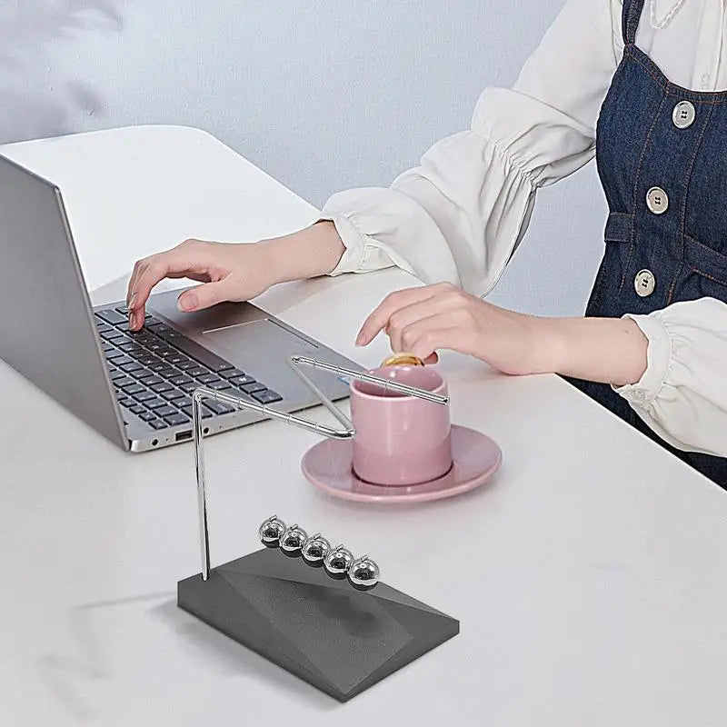 Newton's Cradle Desk Toy